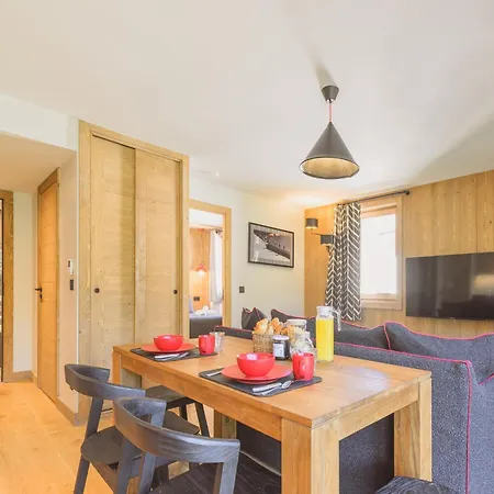 In With Stunning Mountain Views *