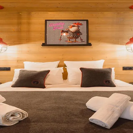 In With Stunning Mountain Views Megeve