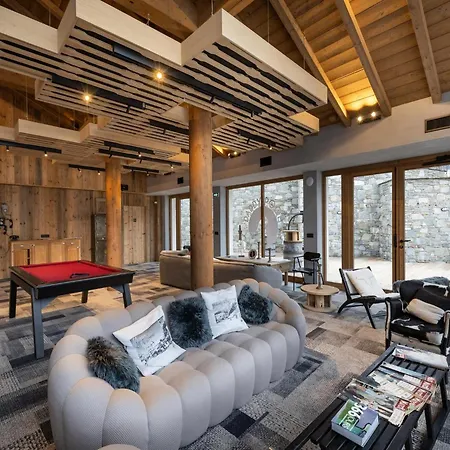 In With Stunning Mountain Views