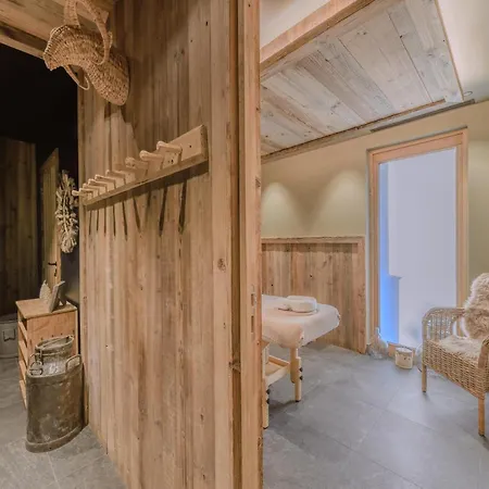 In With Stunning Mountain Views *